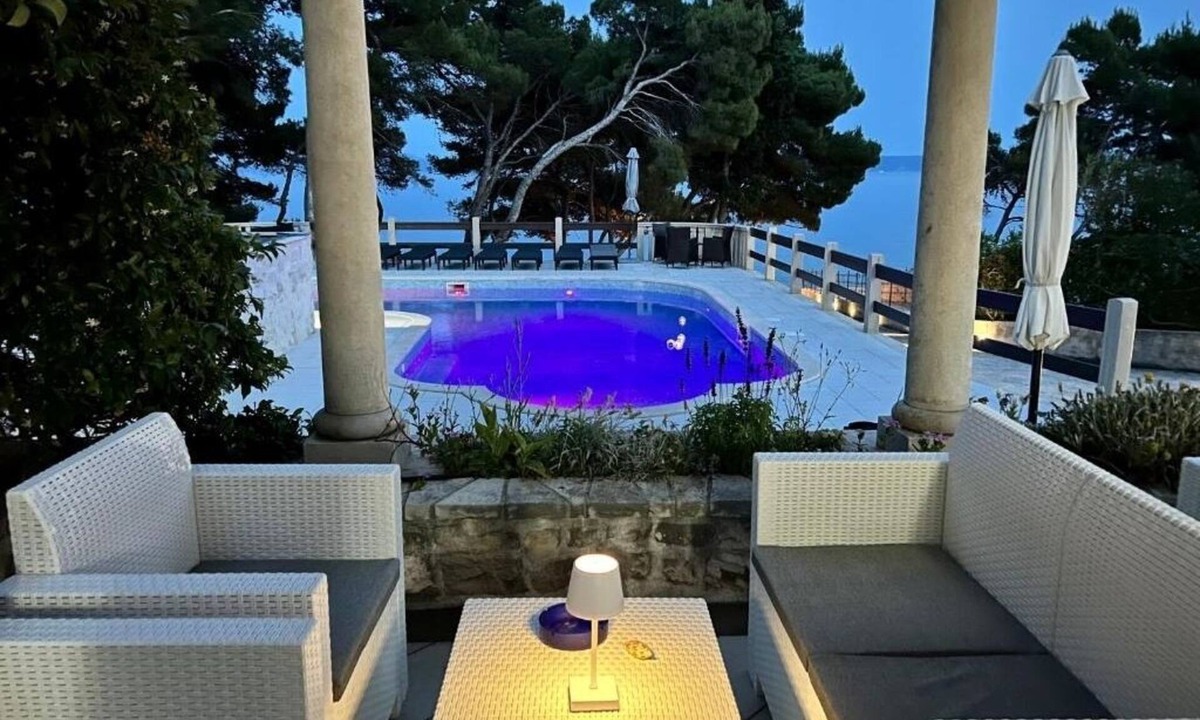 Sumartin Apartment | Vila Vera Seafront Apartments. Side sea view apartment for 2 guests