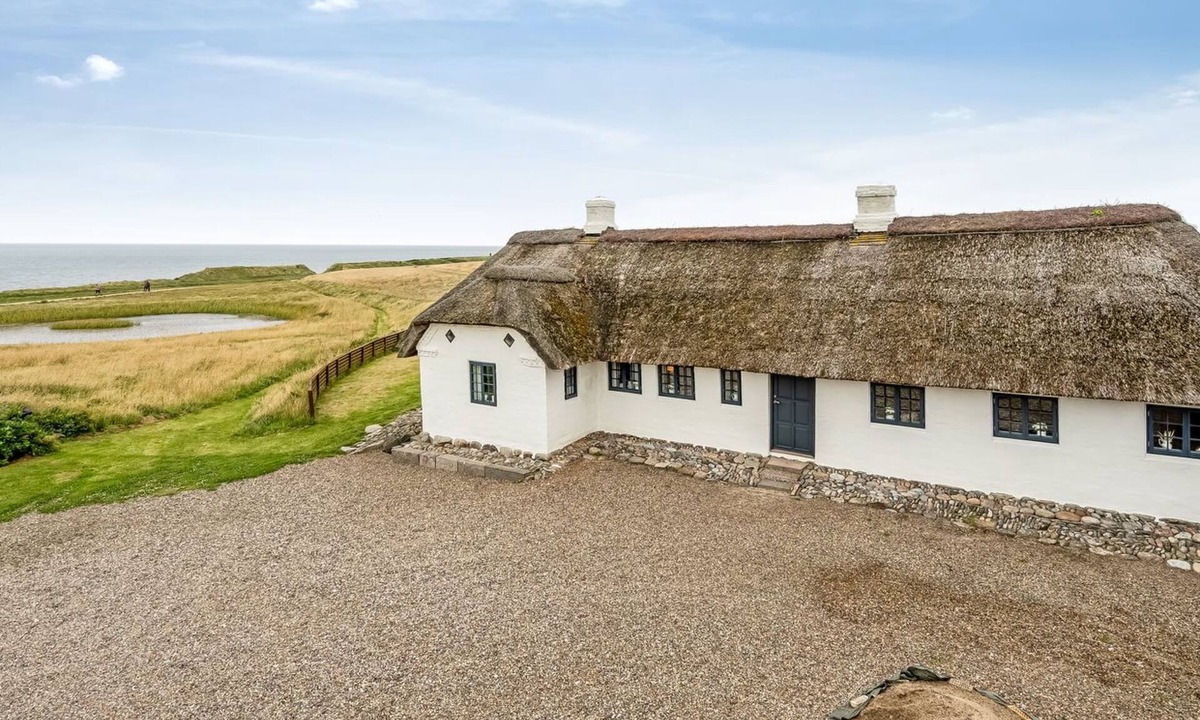 Trans House | "Vili" - 100m from the sea by Interhome