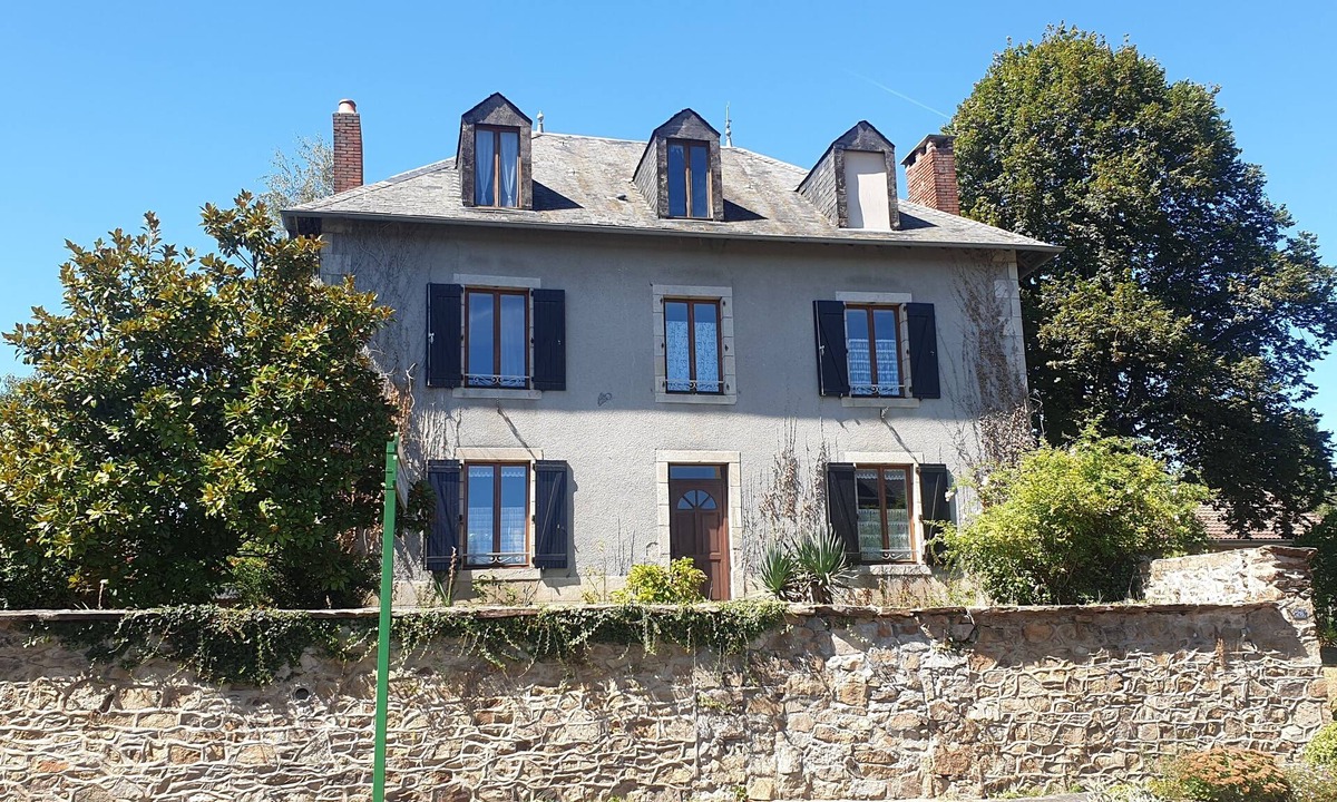 Saint-Maurice-les-Brousses House | Village house