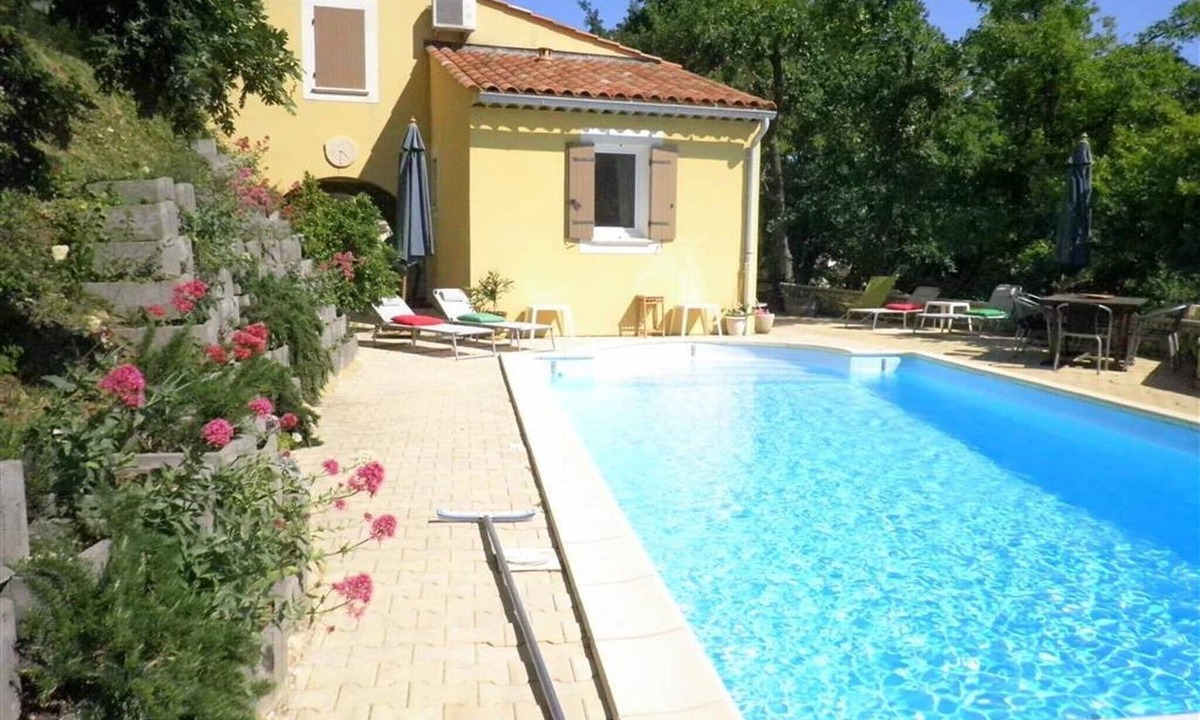 Saint-Paul-Trois-Chateaux Villa | Villa with private pool and panoramic view