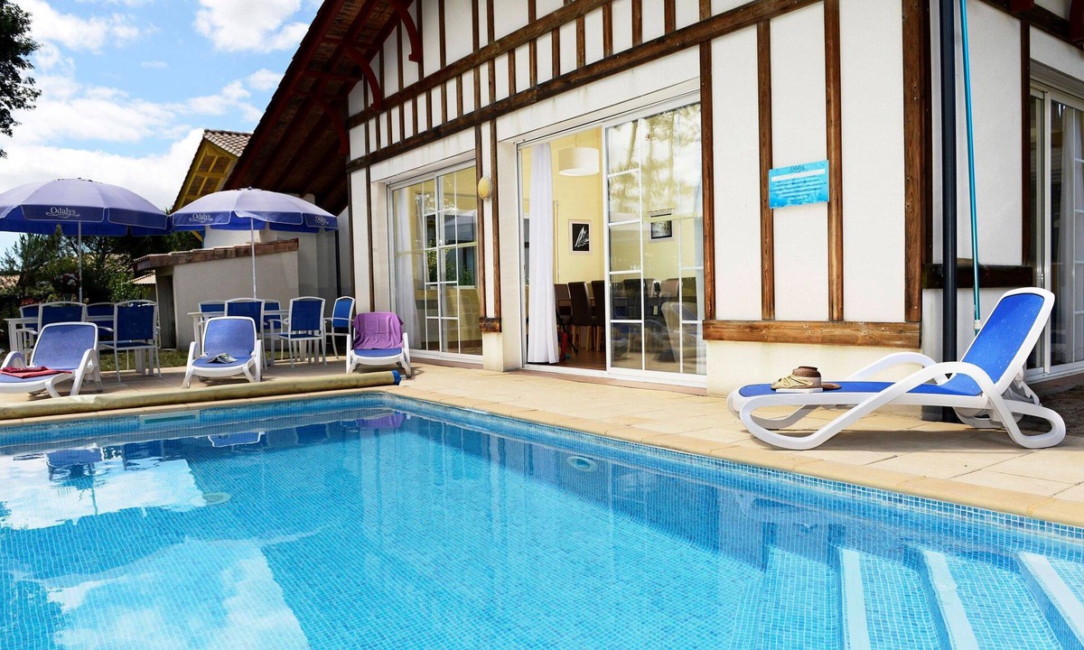 Gujan-Mestras Villa | Villa équipée avec Piscine, au coeur du Golf !