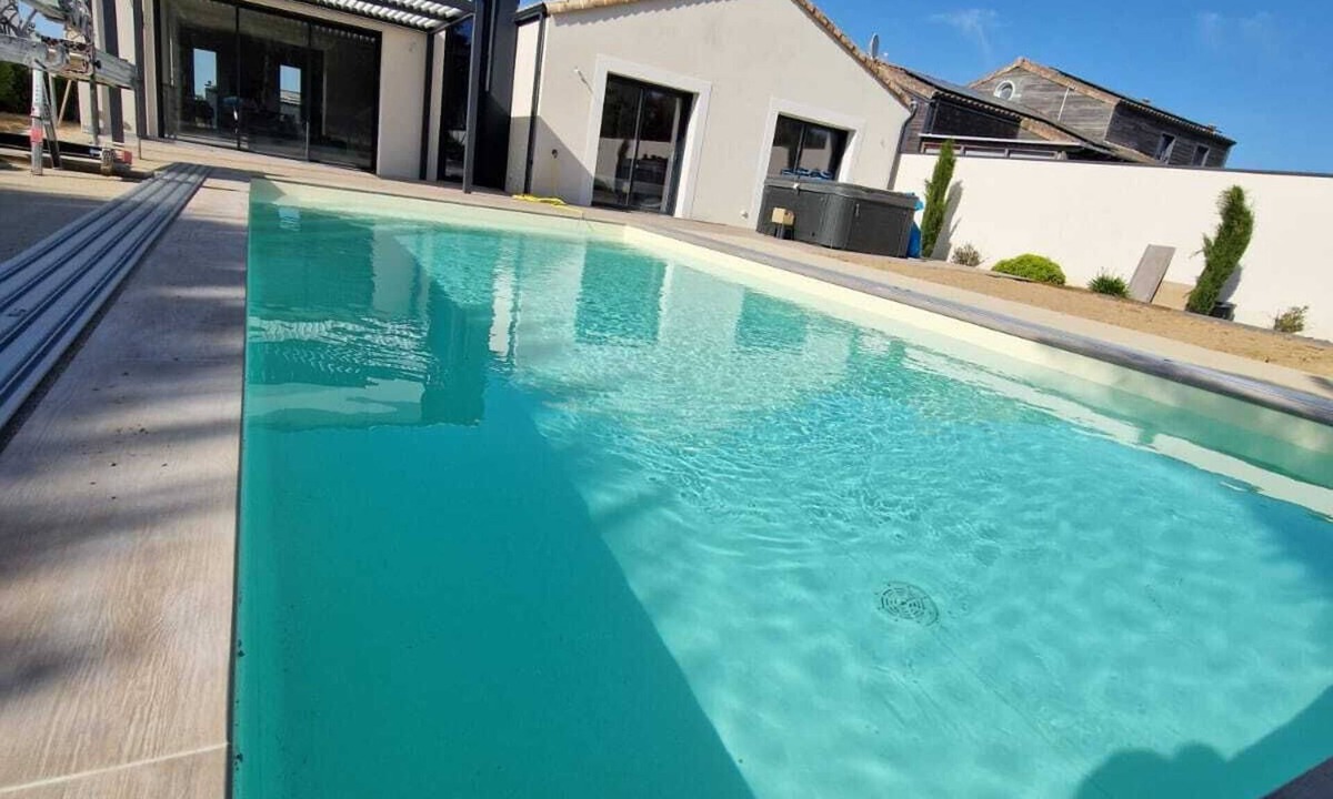 Saint-Vincent-sur-Jard Villa | Villa 10/12 p. SWIMMING POOL, SPA & SAUNA 2 kms from beach, marshes, forests