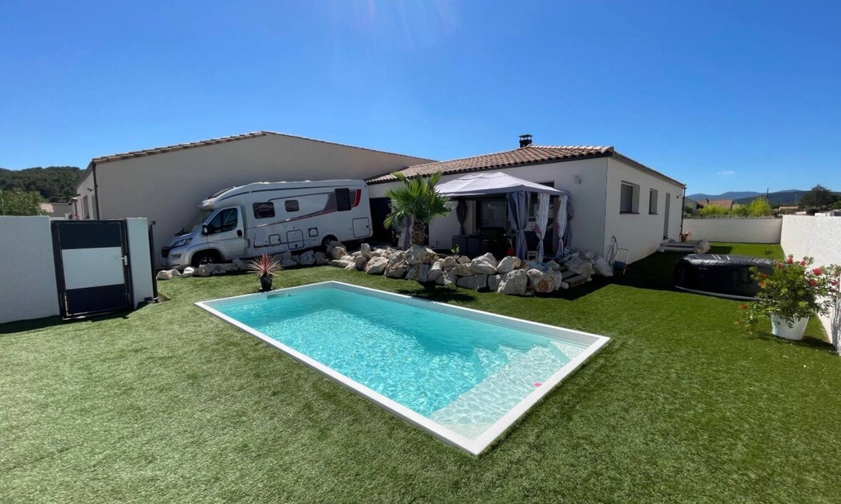 Cessenon-sur-Orb Villa | Villa 10 pers swimming pool, sea, river, mountains