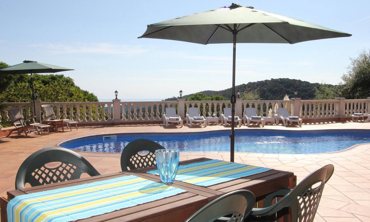 Lloret de Mar Cottage | Villa 10 Pers, Private Pool, Air-Conditioned