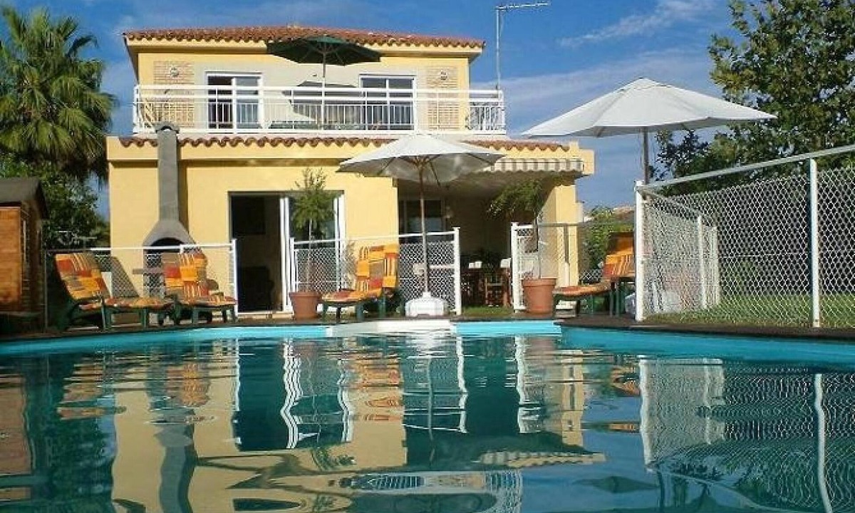 Riba-roja de Turia Villa | Villa 12 People Large Very Comfortable Pool