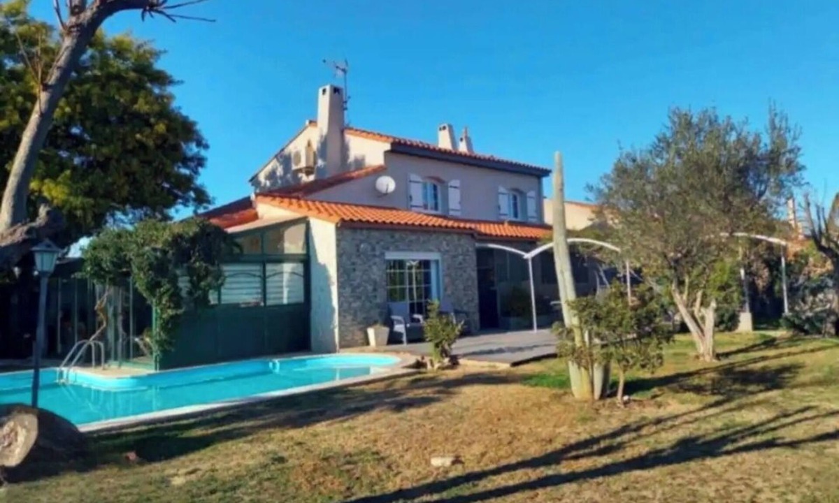 Elne Villa | Villa 12 pers with private pool & jacuzzi - Near the sea & Albères - Elne