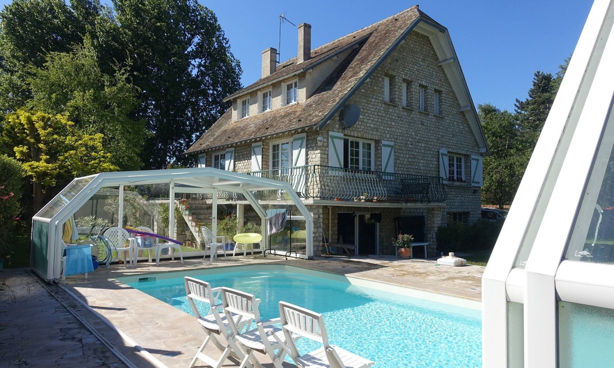 Neauphle-le-Vieux House | Villa 160m2, covered swimming pool, land1300m2, near Versailles, St Quentin-en-Y