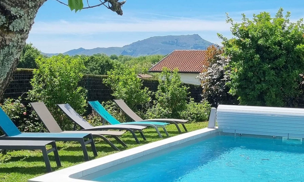 Ahetze Villa | Villa 260m2 with swimming pool and private fronton