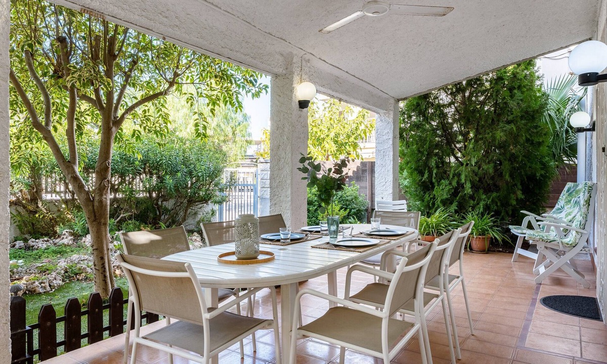 Vilafortuny Villa | Villa 30 m from Cambrils Beach with Sea Views, Wi-Fi, Terraces and Garden