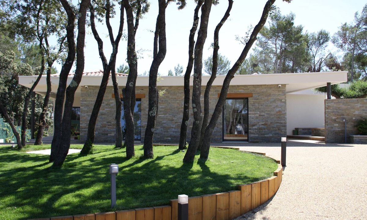 Montferrier-sur-Lez Villa | Villa 300 M2, Dans la Pinède, Avec Salle de Jeux et Piscine et à 30mn des Plages