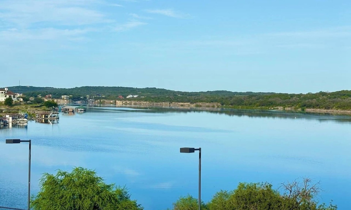 Highland Lake Estates Condo | VILLA 3115 - 2/2 Lakefront Condo at Island Resort