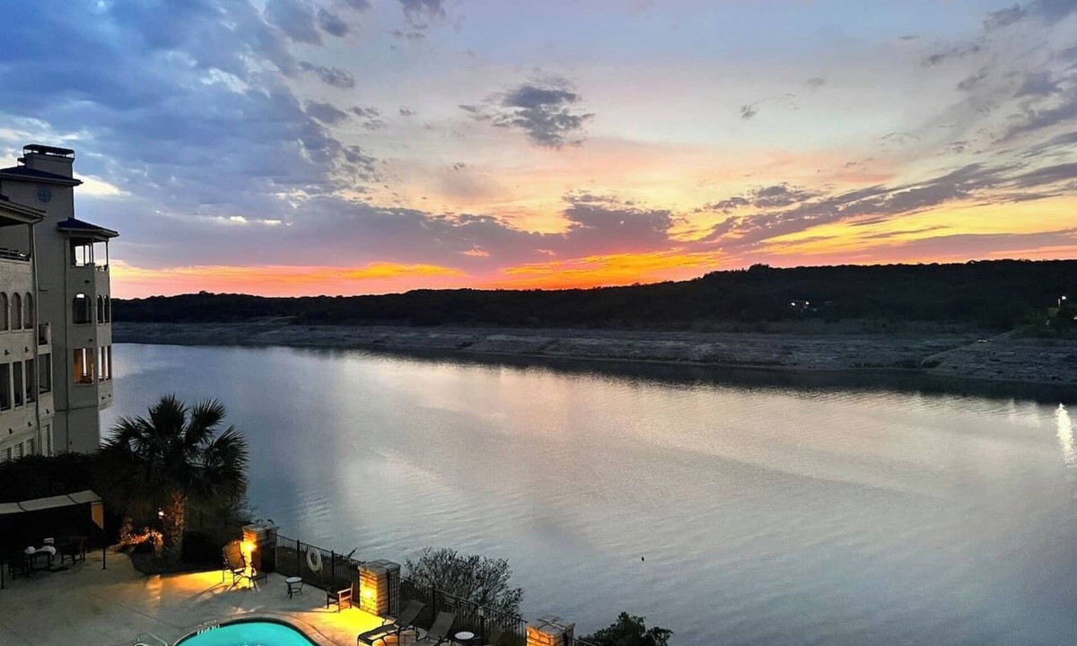 Highland Lake Estates Condo | VILLA 3202 - Gorgeous Lakefront Condo