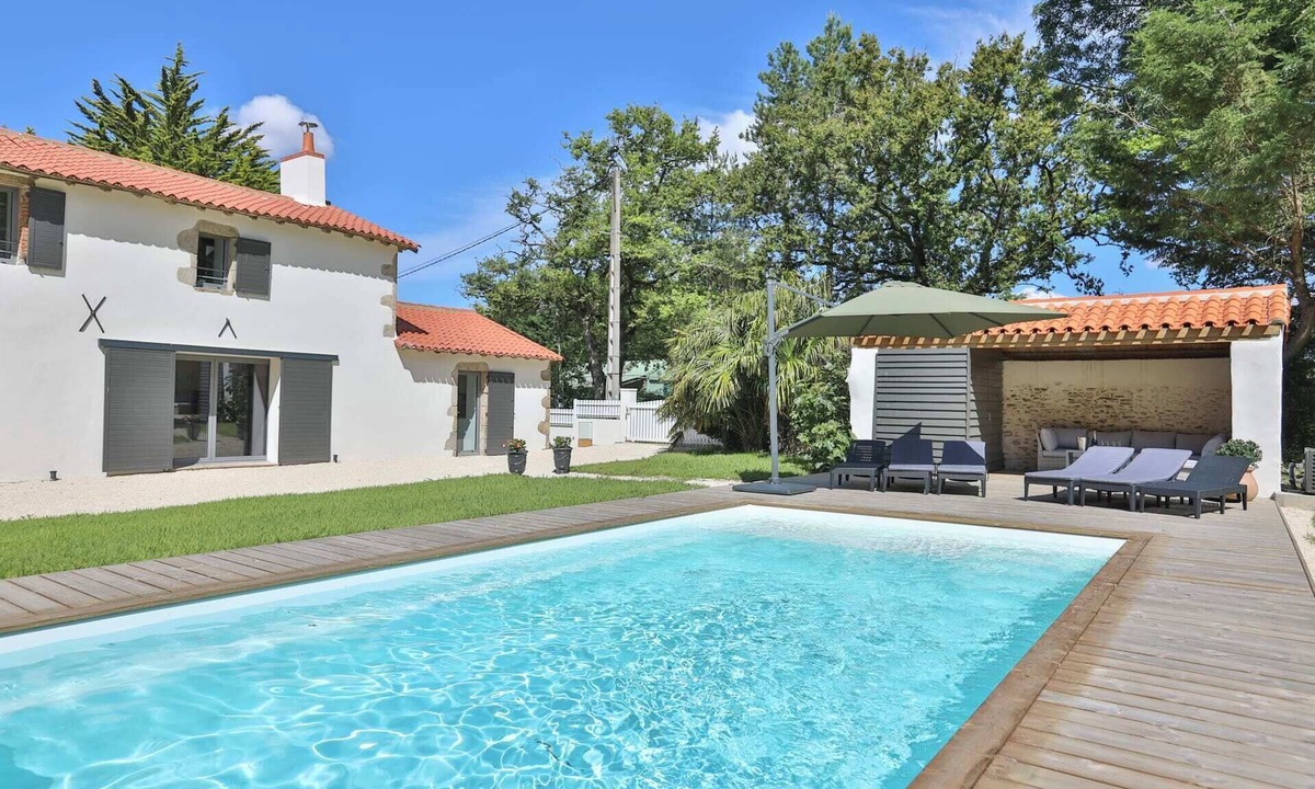 Le Girouard House | Villa 4 chambres avec piscine en pleine nature