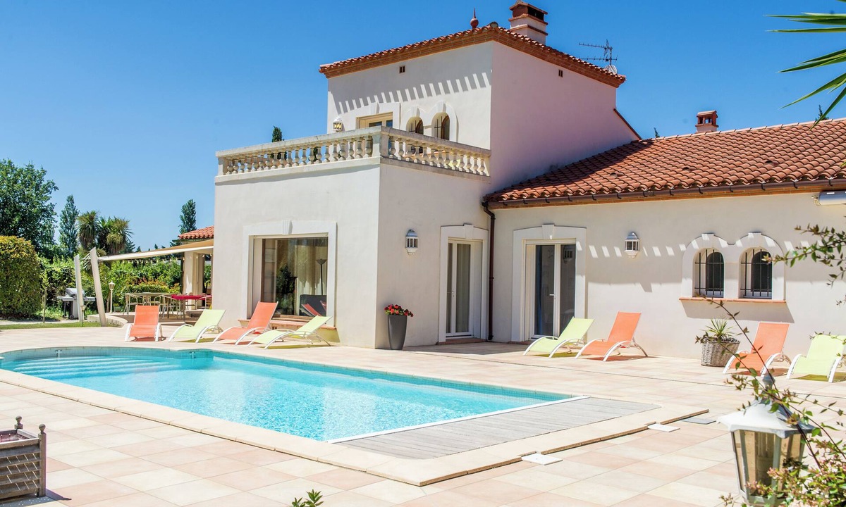 Argeles-sur-Mer Villa | Villa 400m2, 6 bedrooms, 10 min walk to the beach