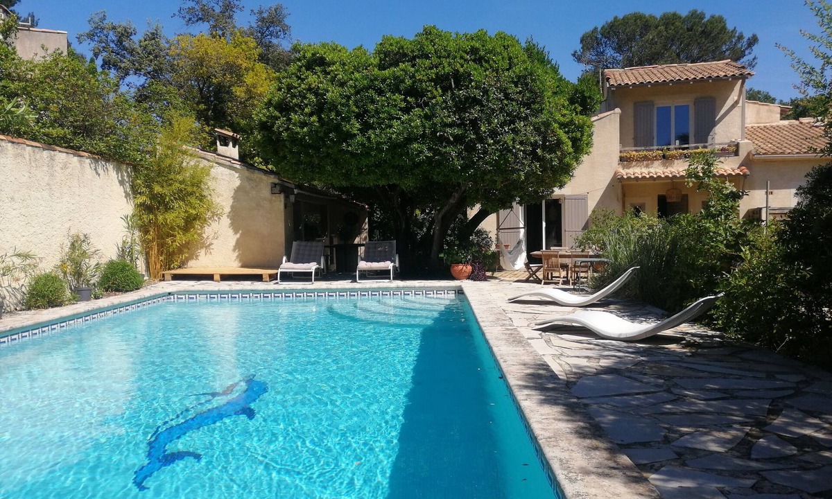Caveirac Villa | Villa 5 Chambres Avec Piscine Dans Quartier Calme et Résidentiel