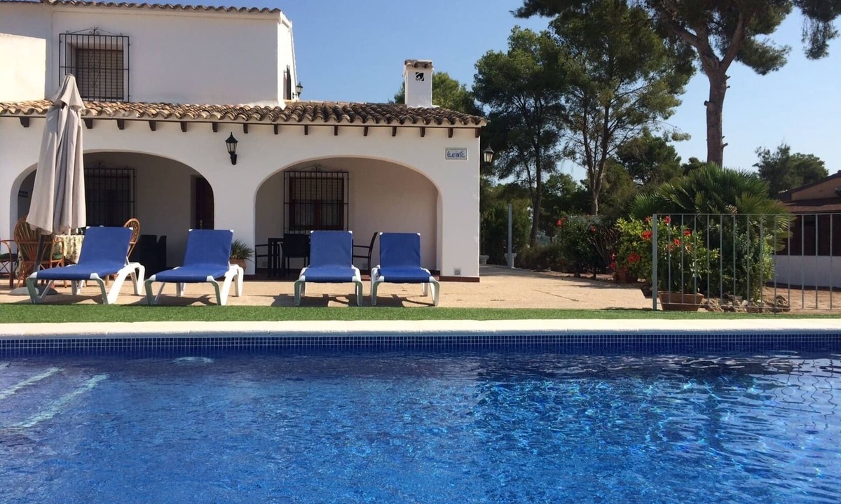 Moraira Ski Chalet | Villa 500m from the beach. Private pool.