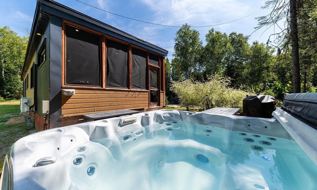 Baie-St-Paul Ski Chalet | Villa 7: Hot Tub, Panoramic Terrace & Forest Magic