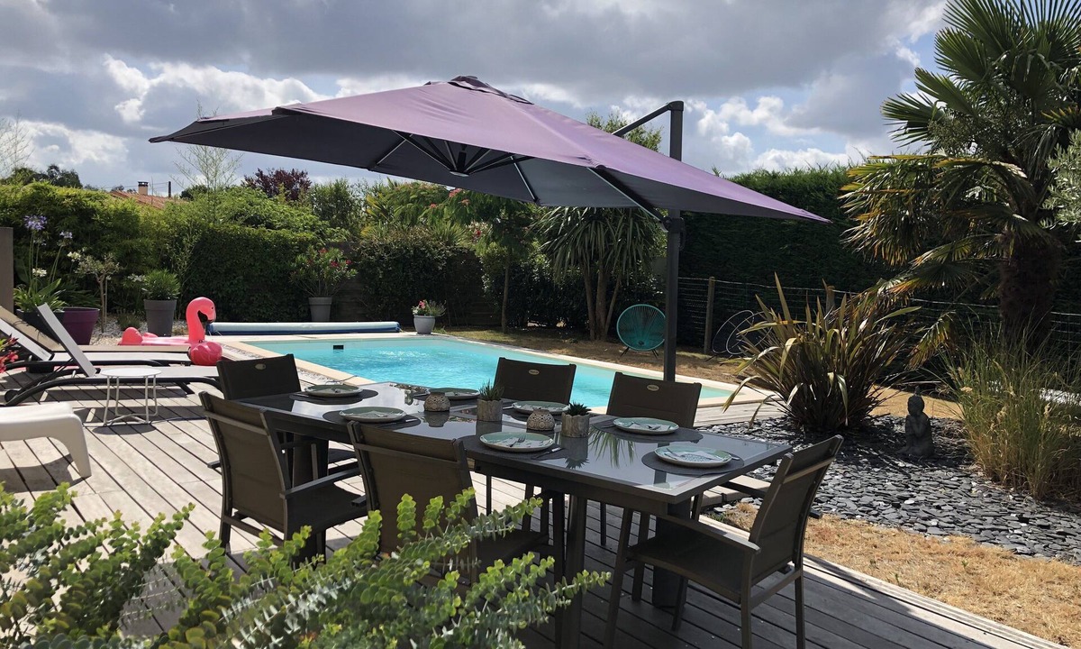 Pont-Saint-Martin House | Villa 8 people with swimming pool