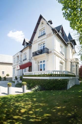 Deauville City Centre Hotel | Villa 81