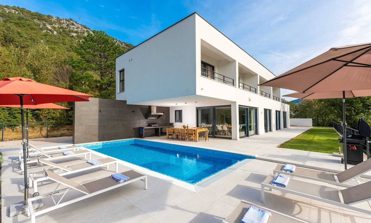 Bakarac Villa | Villa Adria Blue – Luxury Villa with Heated Pool in the Kvarner Bay