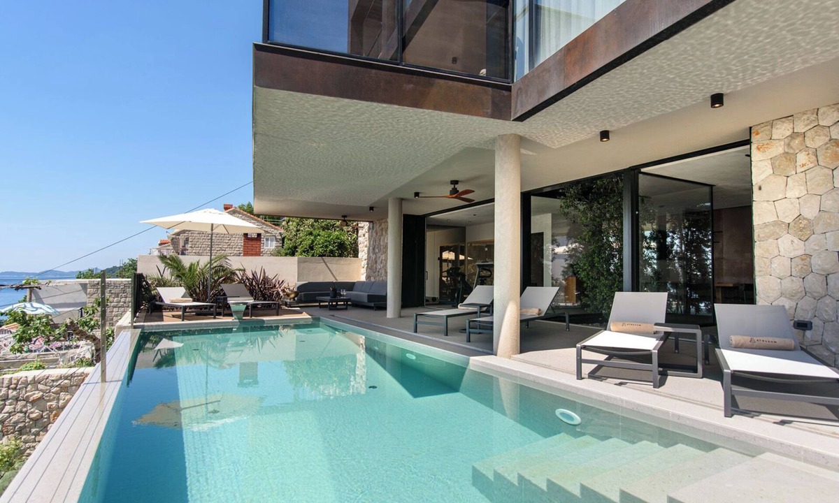 Lozica House | Villa Adriatica Spacious 4-bedroom house with AC and heated pool