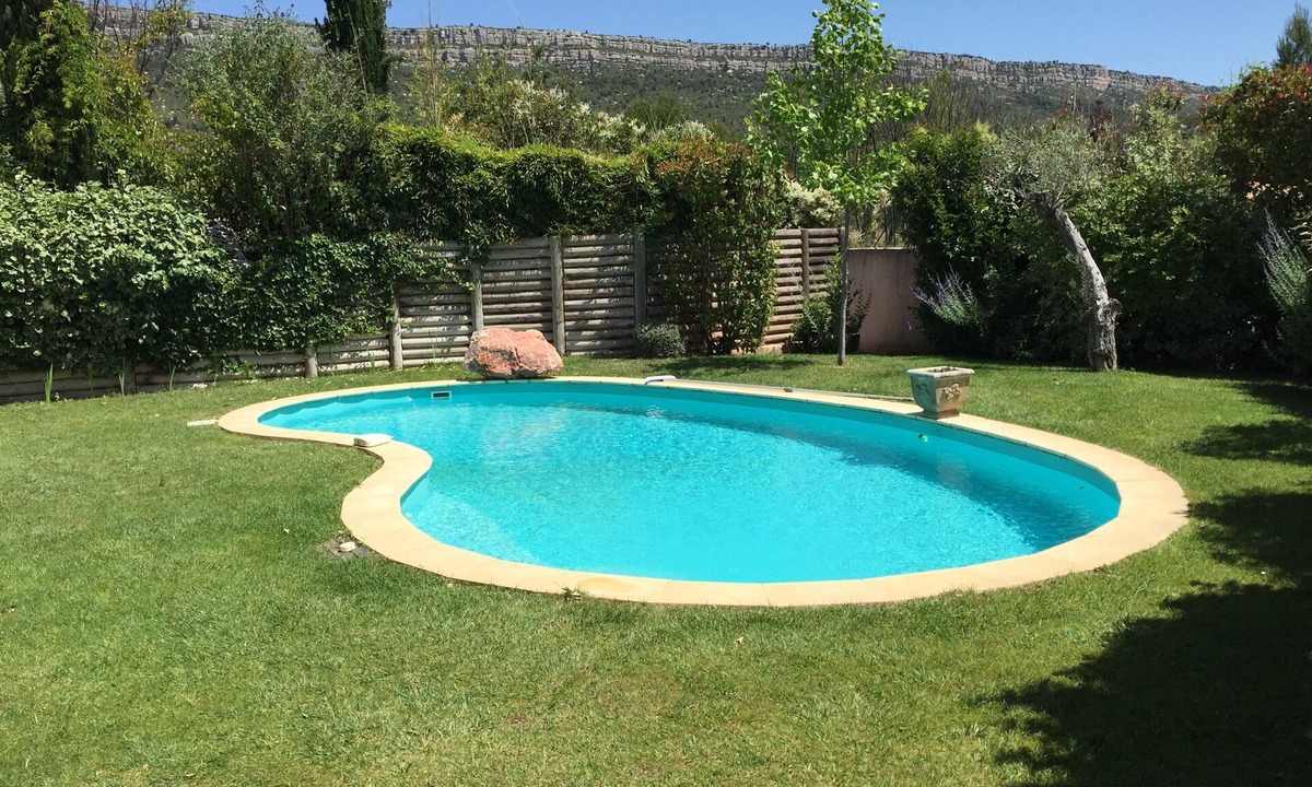 Chateauneuf-le-Rouge Villa | Villa Aix en Provence with swimming pool