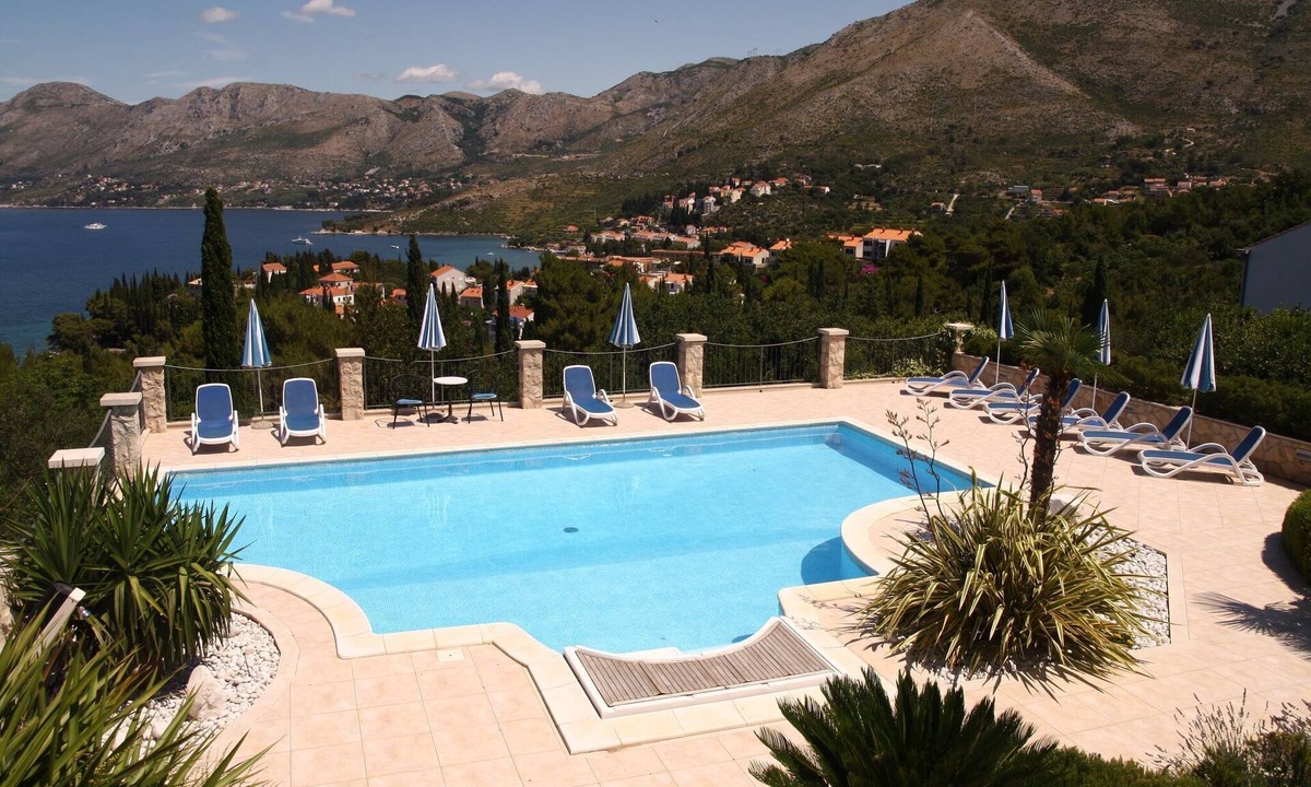 Cavtat Apartment | Villa Alegria Cavtat - Studio Apartment with Patio and Garden View