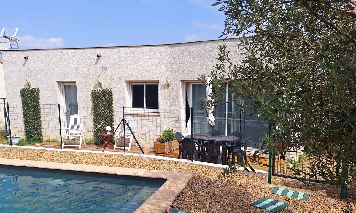 Bizanet House | Villa alfabeta
