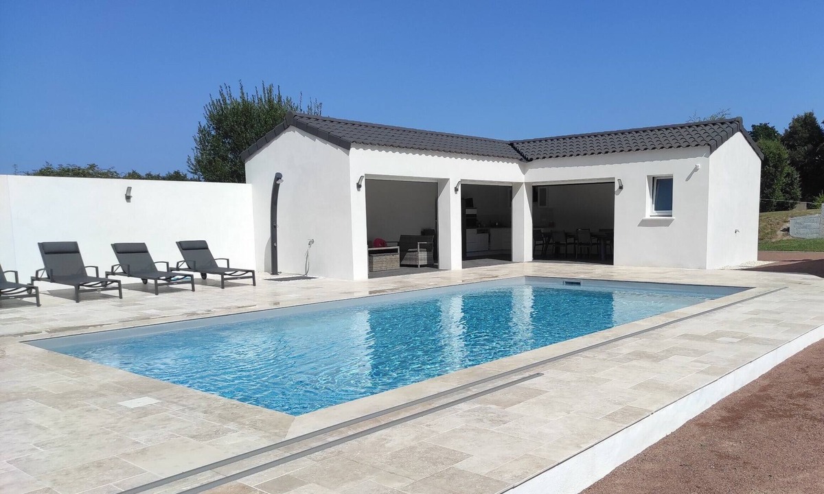 La Garnache Villa | Villa 'Alice 8 Pers Avec Piscine' with Private Pool, Private Terrace and Wi-Fi