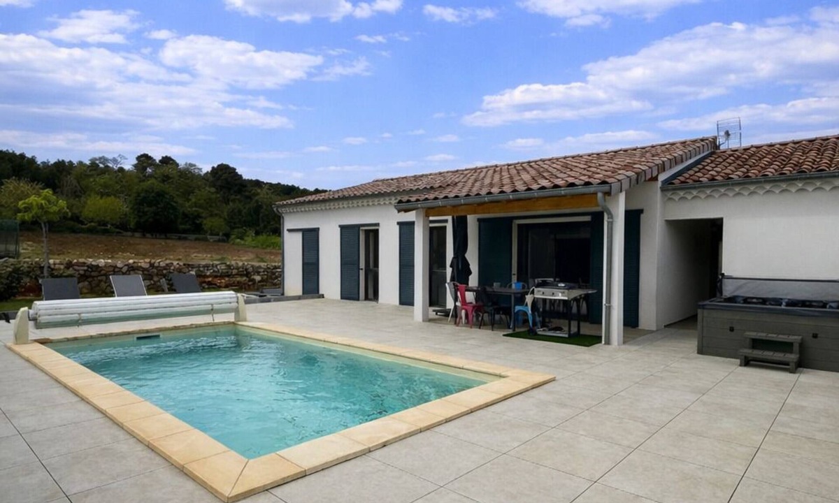 Joyeuse Villa | Villa Alicia, au Calme Avec Piscine et Jacuzzi Privé
