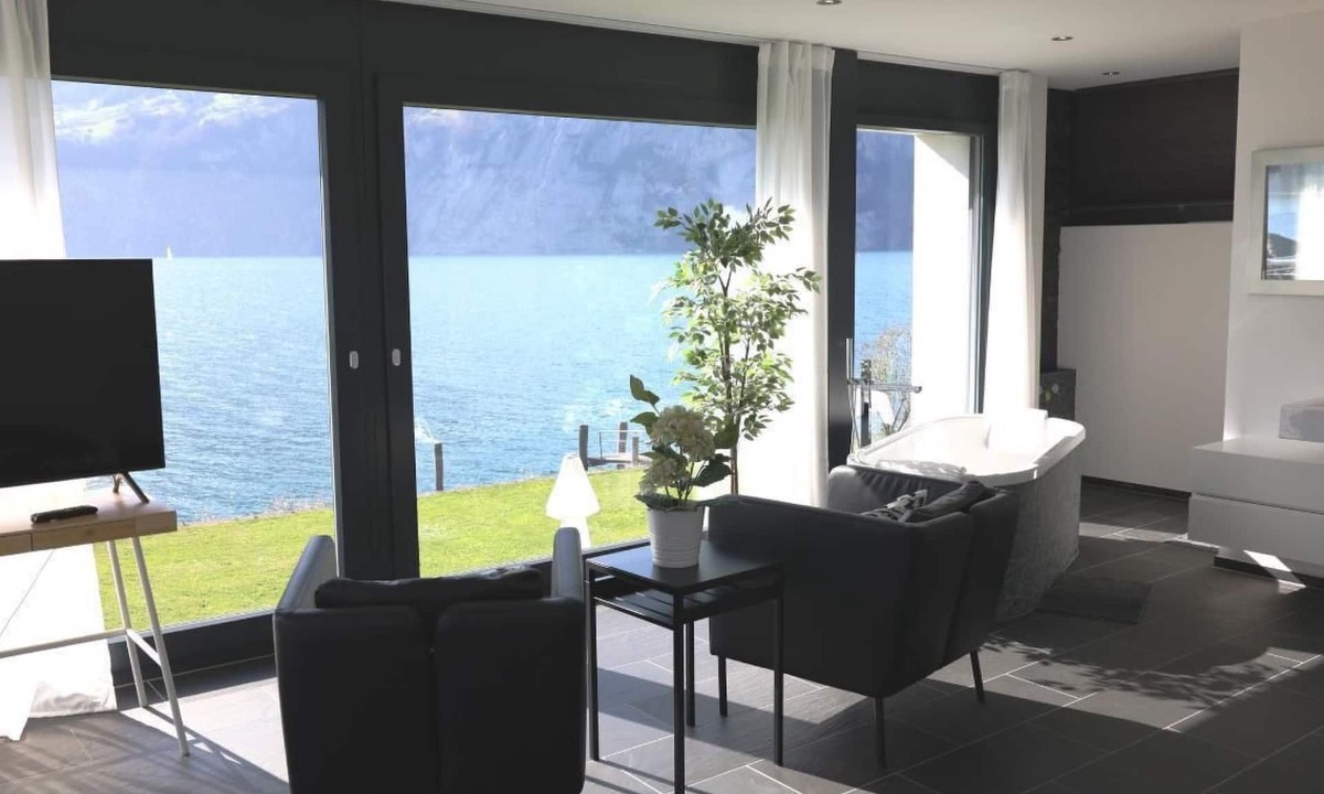 Ruetli House | Villa am See 3 - Beach House by Interhome