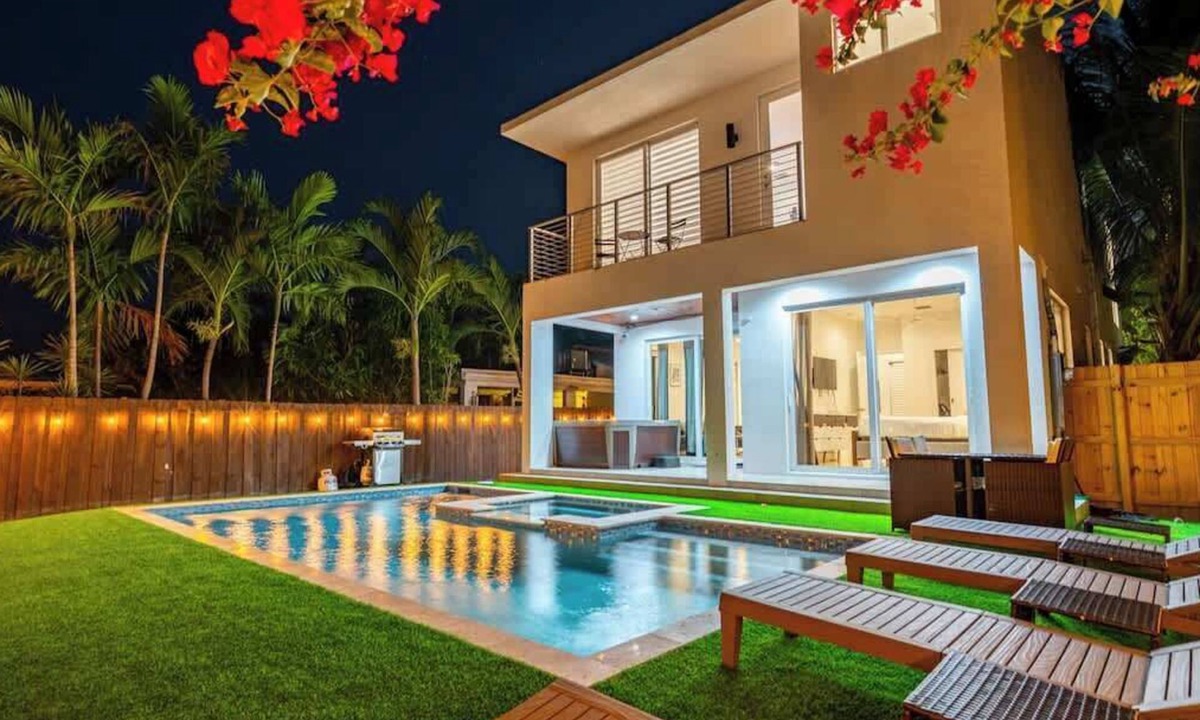 Downtown Hollywood House | Villa Amalfi | New Villa | Heated Pool | Jacuzzi