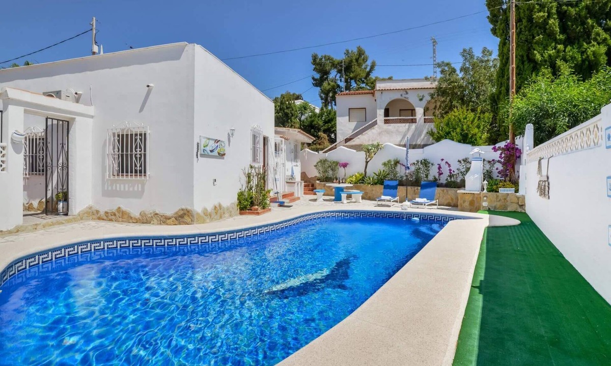 Urbanitzacio la Fustera Villa | Villa Ametler - Plus