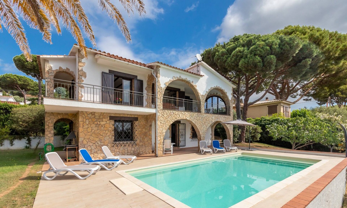 Sant Feliu de Guixols Villa | "Villa Amistad" with Mountain View, Private Pool & Wi-Fi