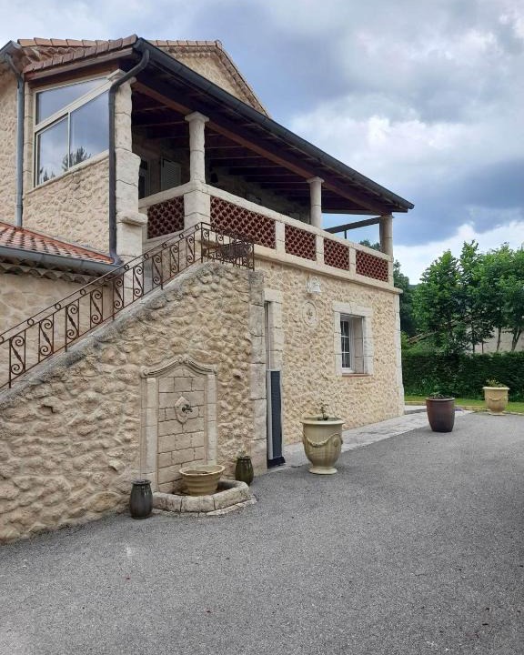 Eyguians House | villa amitchi