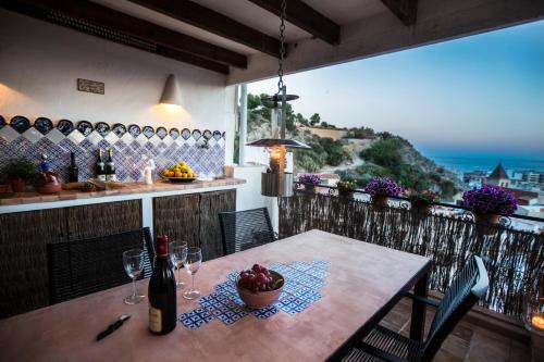 Barri Vell - Santa Creu House | Villa Ana Maria - Townhouse