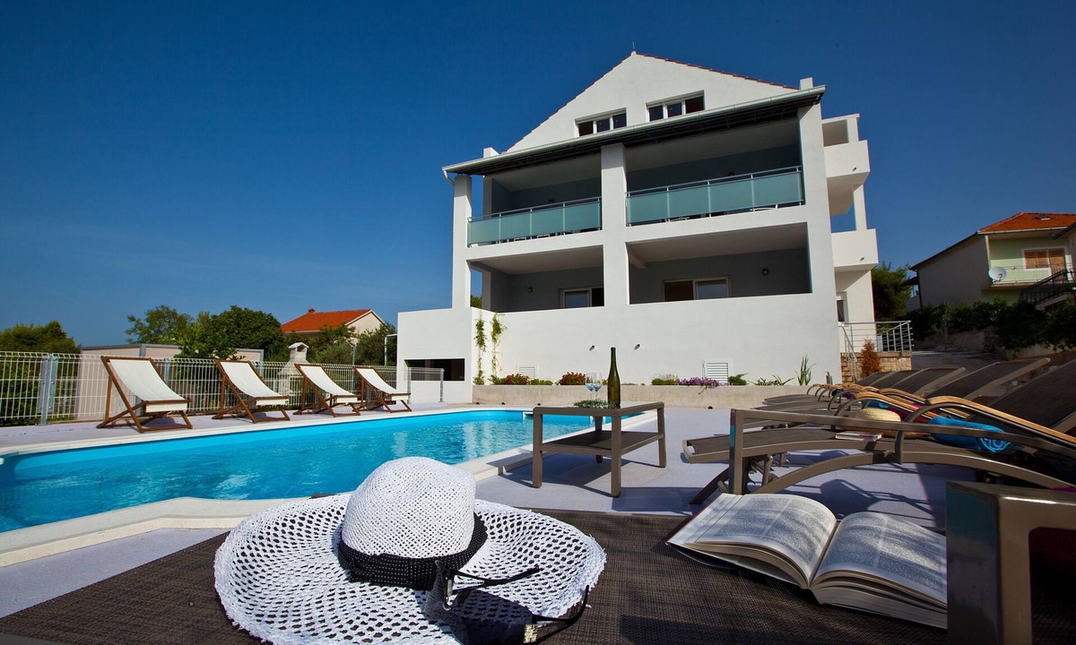 Okrug Donji Villa | Villa Anadi - Quiet Place With Pool