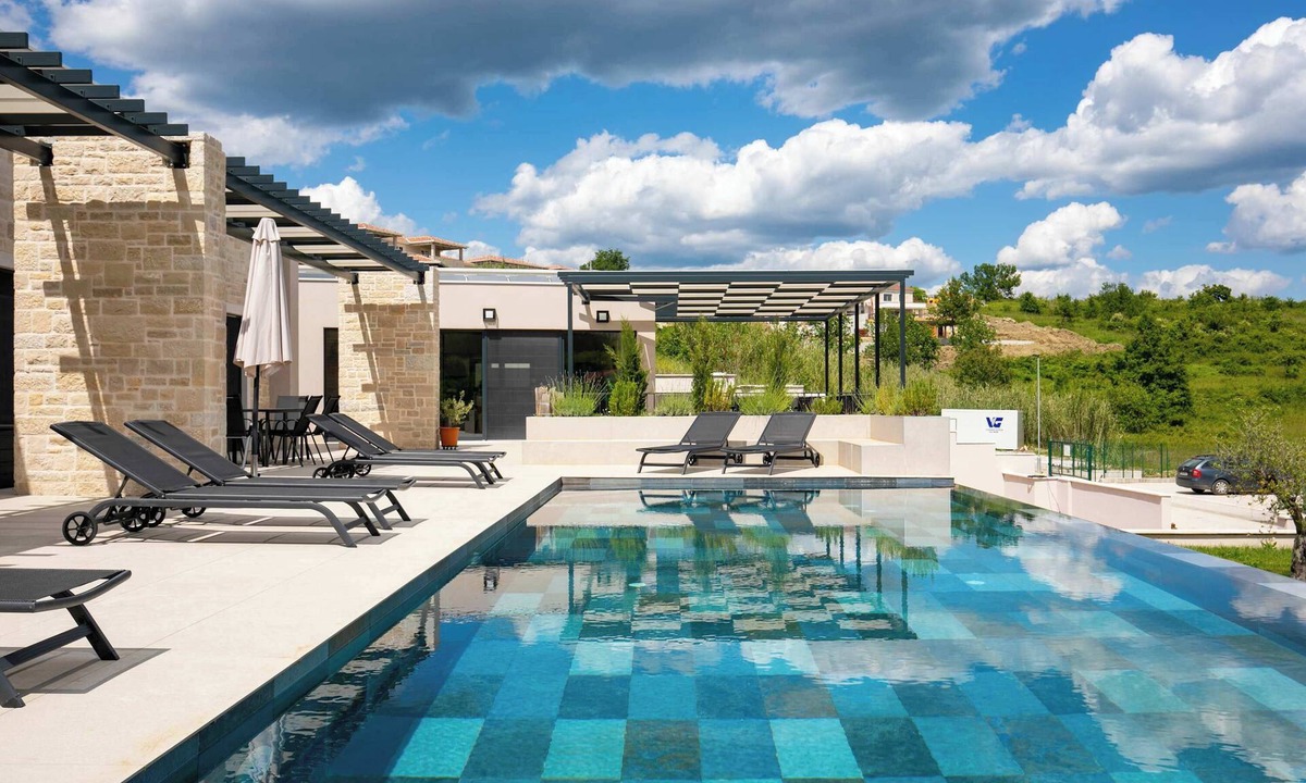 Vizinada Villa | Villa Andrea Summary: