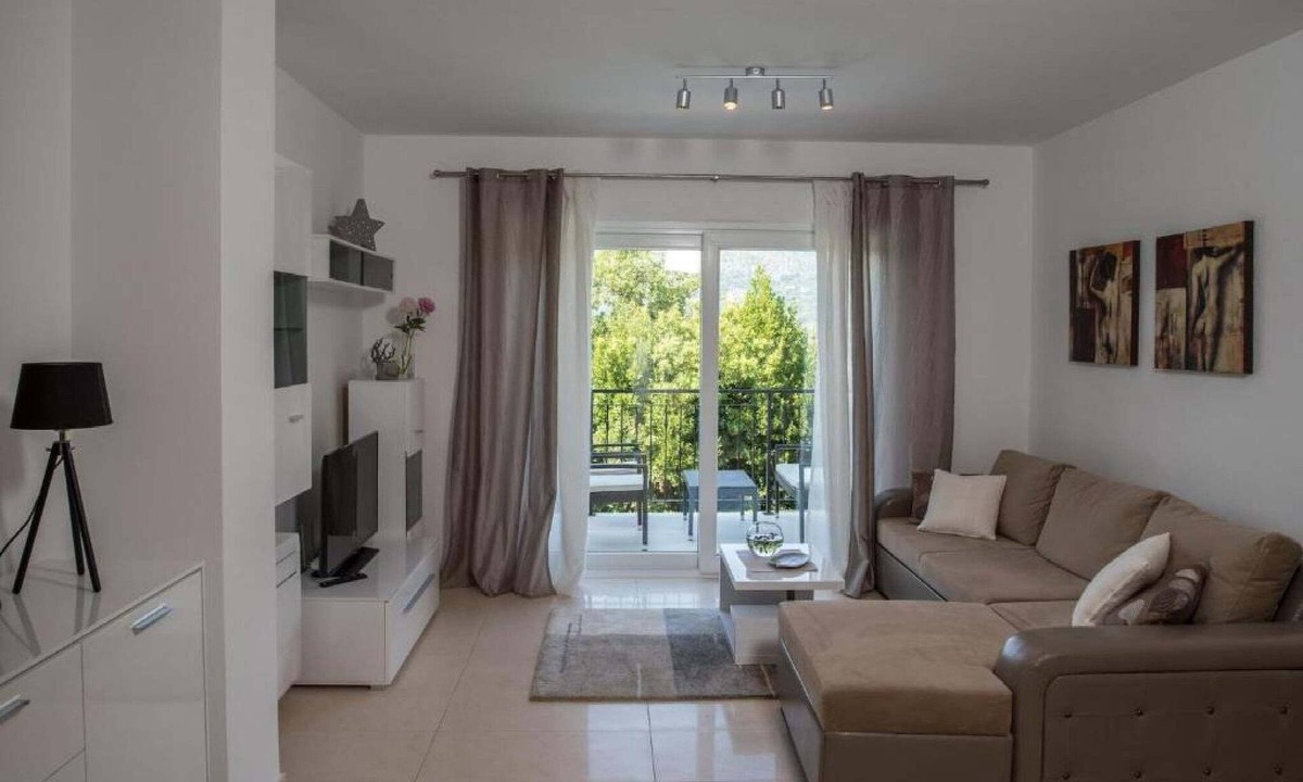 Gruda Villa | Villa Anita - Five Bedroom Villa with Swimming pool