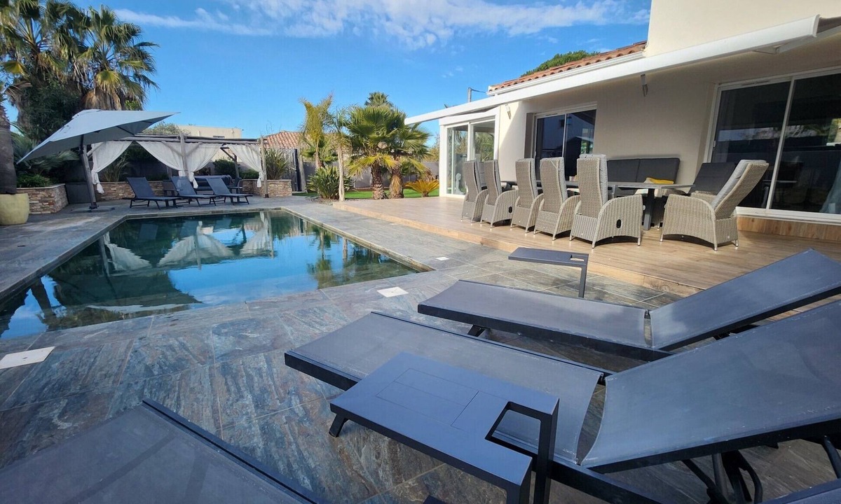 Cap d'Agde Villa | Villa "Anja" with Private Pool, Wi-Fi, and Air Conditioning