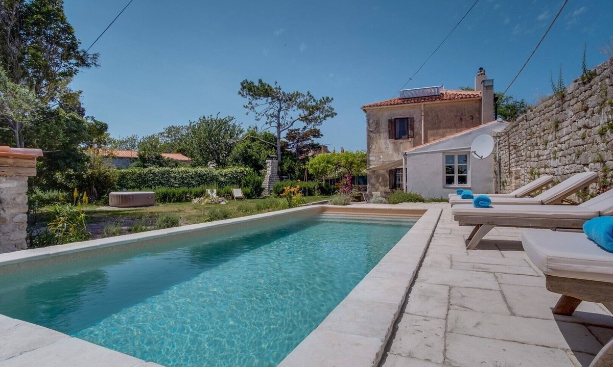 Mali Losinj Villa | Villa Antique in Osor