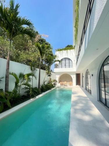 Umalas Villa | Villa Anwa Cove - Gorgeous 6-BR & 2-Pool Villa in Bali