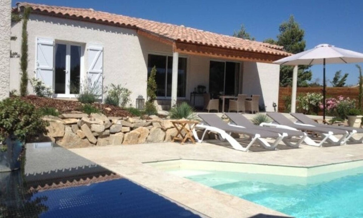 Pouzols-Minervois Villa | VILLA APHRODITE - sleeps 6 with heated pool and air conditioning