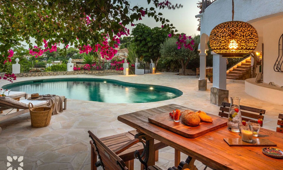 Arnella Villa | Villa ARNELLA by Abahana Villas