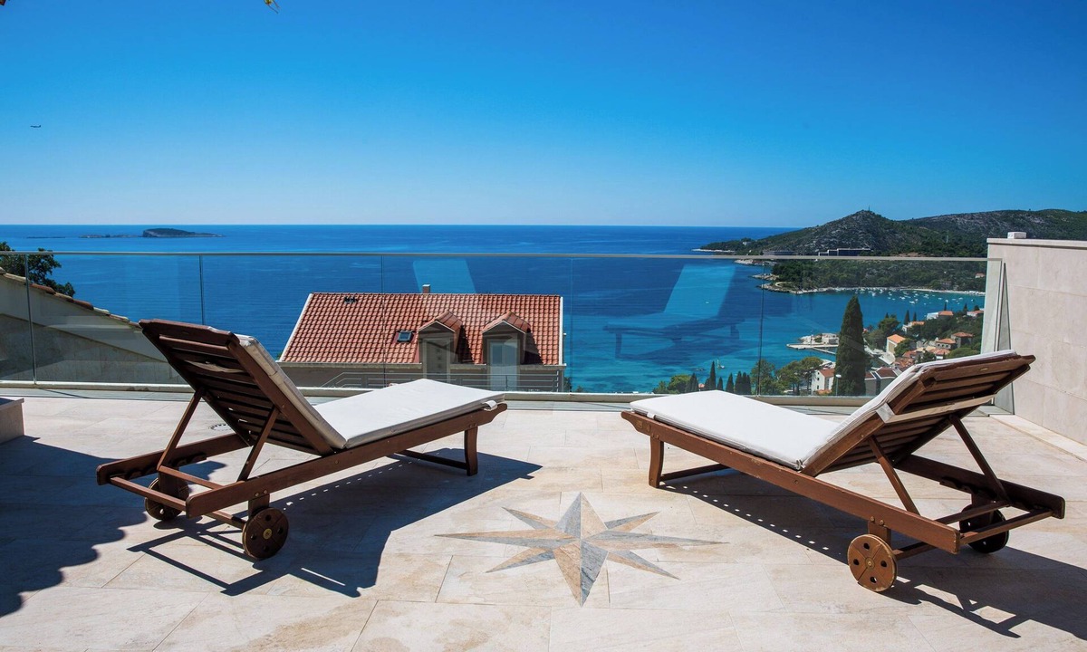 Mlini Villa | Villa Art Gallery - Six Bedroom Villa with Terrace and Swimming Pool