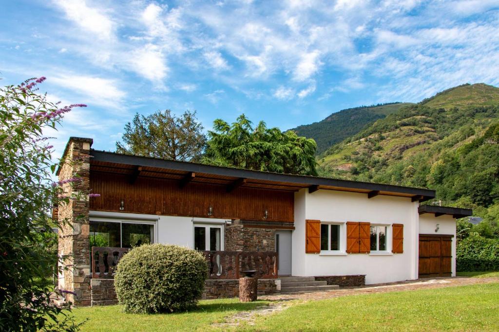 Juzet-de-Luchon House | Villa Art Natura