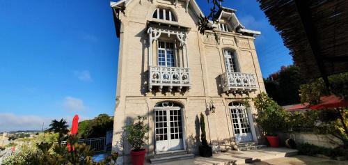 Angouleme Bed & Breakfast | Villa Art Nouveau