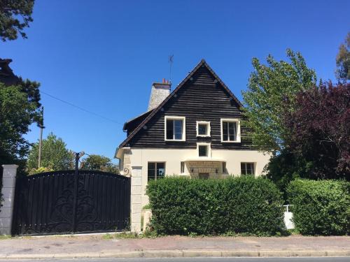 Ver-sur-Mer Villa | Villa ART - Ver sur Mer