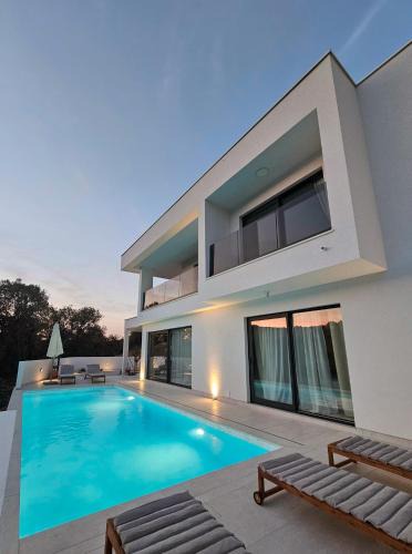 Zman Villa | Villa Artemis II