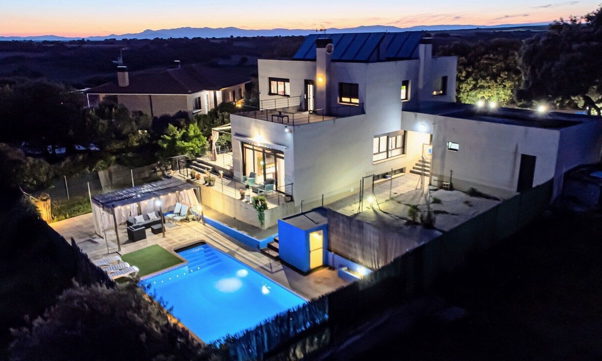 Valdeaveruelo Villa | Villa at 45 km from Madrid / El Sitio de Pepe